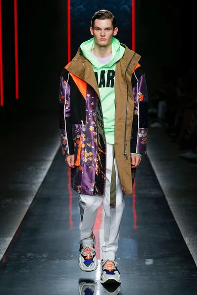 Look 27